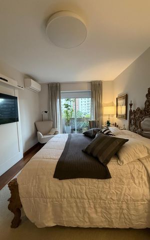 Apartamento à venda com 218m², 3 quartos e 2 vagas Apartamento à venda com 218m², 3 quartos e 2 vagasQuarto