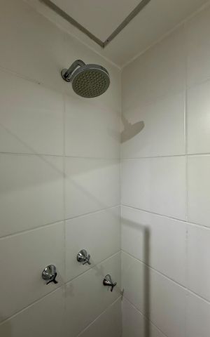 Studio para alugar com 27m², 0 quarto e sem vaga Studio para alugar com 27m², 0 quarto e sem vagaBanheiro social