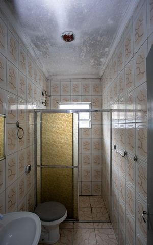 Casa à venda com 105m², 2 quartos e 1 vagaBanheiro