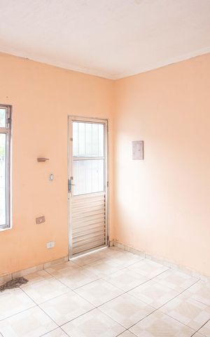 Casa à venda com 105m², 2 quartos e 1 vagaSala