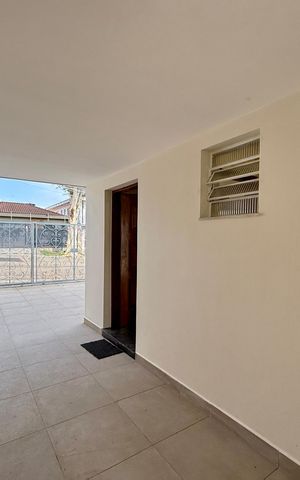 Casa à venda com 215m², 4 quartos e 3 vagas Casa à venda com 215m², 4 quartos e 3 vagasGaragem