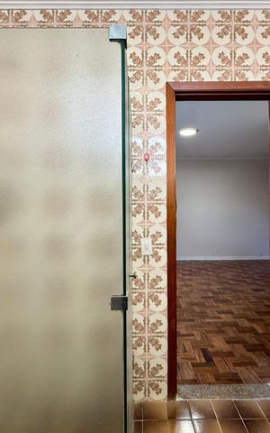Casa à venda com 215m², 4 quartos e 3 vagas Casa à venda com 215m², 4 quartos e 3 vagasBanheiro Suíte