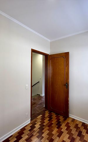 Casa à venda com 215m², 4 quartos e 3 vagas Casa à venda com 215m², 4 quartos e 3 vagasQuarto 2