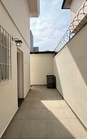 Casa à venda com 215m², 4 quartos e 3 vagas Casa à venda com 215m², 4 quartos e 3 vagasQuintal