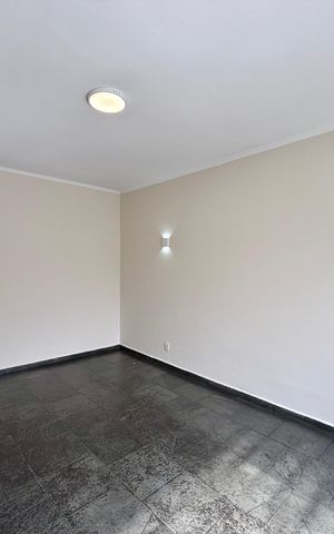 Casa à venda com 215m², 4 quartos e 3 vagas Casa à venda com 215m², 4 quartos e 3 vagasSala