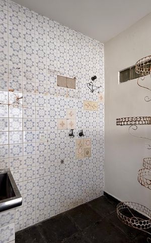 Casa à venda com 215m², 4 quartos e 3 vagas Casa à venda com 215m², 4 quartos e 3 vagasÁrea de Serviço