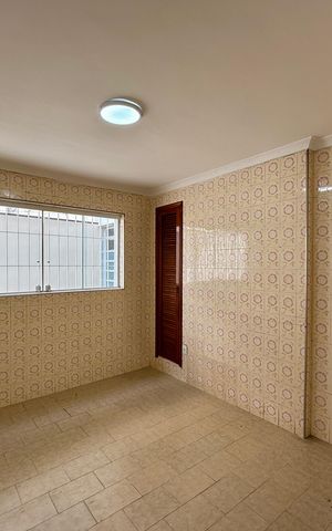 Casa à venda com 215m², 4 quartos e 3 vagas Casa à venda com 215m², 4 quartos e 3 vagasCopa
