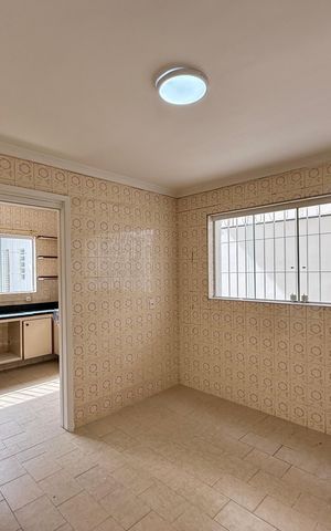 Casa à venda com 215m², 4 quartos e 3 vagas Casa à venda com 215m², 4 quartos e 3 vagasCopa