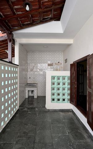 Casa à venda com 215m², 4 quartos e 3 vagas Casa à venda com 215m², 4 quartos e 3 vagasÁrea de Serviço