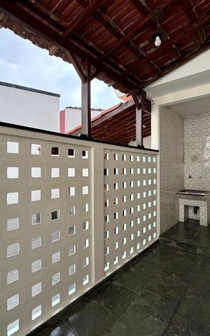 Casa à venda com 215m², 4 quartos e 3 vagas Casa à venda com 215m², 4 quartos e 3 vagasÁrea de Serviço
