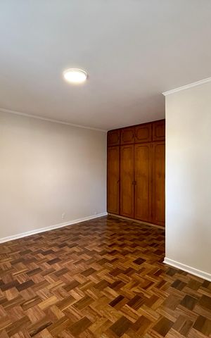 Casa à venda com 215m², 4 quartos e 3 vagas Casa à venda com 215m², 4 quartos e 3 vagasSuíte