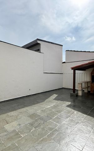 Casa à venda com 215m², 4 quartos e 3 vagas Casa à venda com 215m², 4 quartos e 3 vagasQuintal