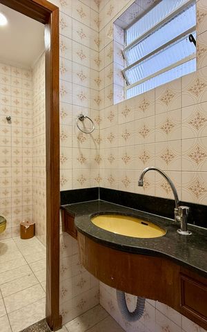 Casa à venda com 215m², 4 quartos e 3 vagas Casa à venda com 215m², 4 quartos e 3 vagasLavabo
