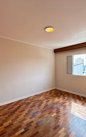 Casa à venda com 215m², 4 quartos e 3 vagas Casa à venda com 215m², 4 quartos e 3 vagasQuarto 3
