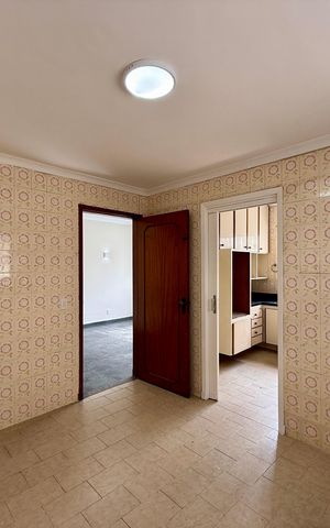 Casa à venda com 215m², 4 quartos e 3 vagas Casa à venda com 215m², 4 quartos e 3 vagasCopa