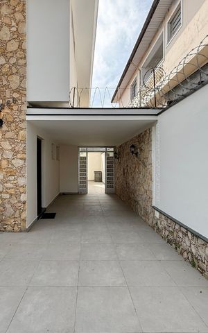 Casa à venda com 215m², 4 quartos e 3 vagas Casa à venda com 215m², 4 quartos e 3 vagasGaragem