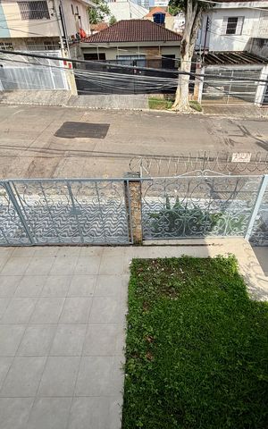 Casa à venda com 215m², 4 quartos e 3 vagas Casa à venda com 215m², 4 quartos e 3 vagasVista Suíte