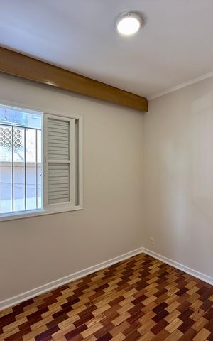 Casa à venda com 215m², 4 quartos e 3 vagas Casa à venda com 215m², 4 quartos e 3 vagasQuarto 2