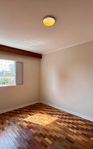 Casa à venda com 215m², 4 quartos e 3 vagas Casa à venda com 215m², 4 quartos e 3 vagasQuarto 3