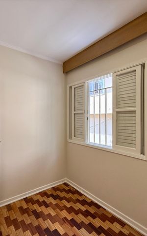 Casa à venda com 215m², 4 quartos e 3 vagas Casa à venda com 215m², 4 quartos e 3 vagasQuarto 2