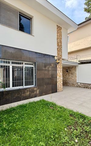 Casa à venda com 215m², 4 quartos e 3 vagas Casa à venda com 215m², 4 quartos e 3 vagasJardim