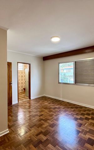 Casa à venda com 215m², 4 quartos e 3 vagas Casa à venda com 215m², 4 quartos e 3 vagasSuíte