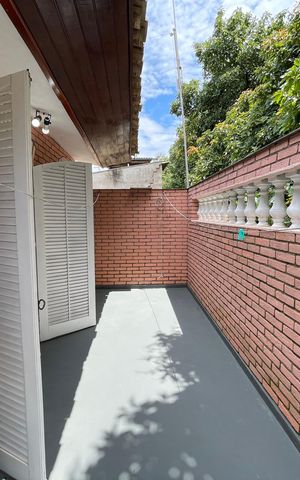 Casa à venda com 180m², 3 quartos e 3 vagas Casa à venda com 180m², 3 quartos e 3 vagasVaranda do Quarto 3