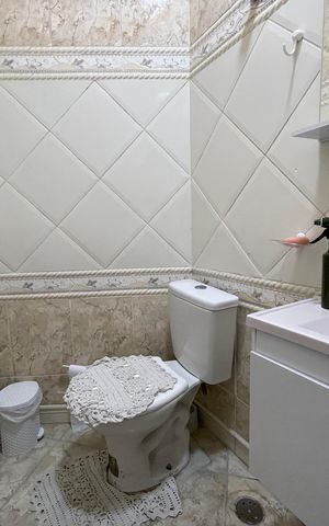 Casa à venda com 180m², 3 quartos e 3 vagas Casa à venda com 180m², 3 quartos e 3 vagasBanheiro 3