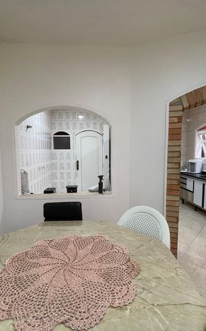 Casa à venda com 180m², 3 quartos e 3 vagas Casa à venda com 180m², 3 quartos e 3 vagasCozinha