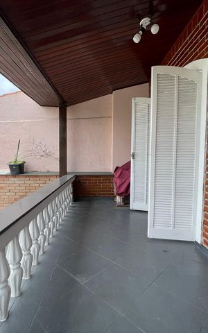 Casa à venda com 180m², 3 quartos e 3 vagas Casa à venda com 180m², 3 quartos e 3 vagasVaranda do Quarto 1