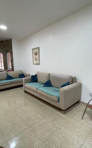 Casa à venda com 180m², 3 quartos e 3 vagas Casa à venda com 180m², 3 quartos e 3 vagasSala
