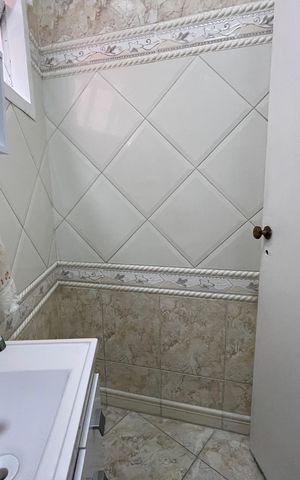 Casa à venda com 180m², 3 quartos e 3 vagas Casa à venda com 180m², 3 quartos e 3 vagasBanheiro 3