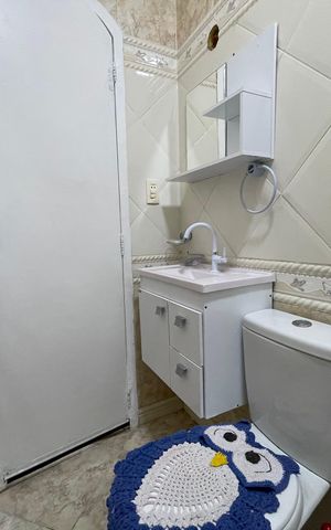 Casa à venda com 180m², 3 quartos e 3 vagas Casa à venda com 180m², 3 quartos e 3 vagasBanheiro 2