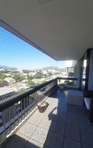 Apartamento para alugar com 338m², 3 quartos e 2 vagas Apartamento para alugar com 338m², 3 quartos e 2 vagasVaranda