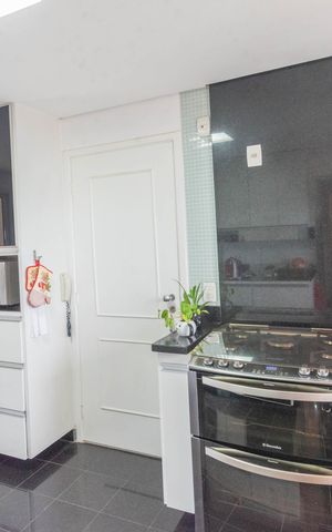 Apartamento à venda com 169m², 3 quartos e 3 vagas Apartamento à venda com 169m², 3 quartos e 3 vagasCozinha