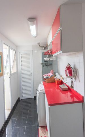 Apartamento à venda com 169m², 3 quartos e 3 vagas Apartamento à venda com 169m², 3 quartos e 3 vagasÁrea de Serviço