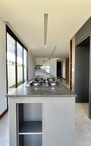 Casa para alugar com 160m², 3 quartos e 2 vagas Casa para alugar com 160m², 3 quartos e 2 vagasCozinha