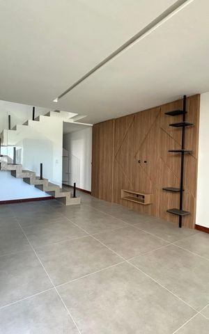 Casa para alugar com 160m², 3 quartos e 2 vagas Casa para alugar com 160m², 3 quartos e 2 vagasSala