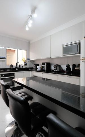Casa à venda com 100m², 2 quartos e 2 vagasCozinha