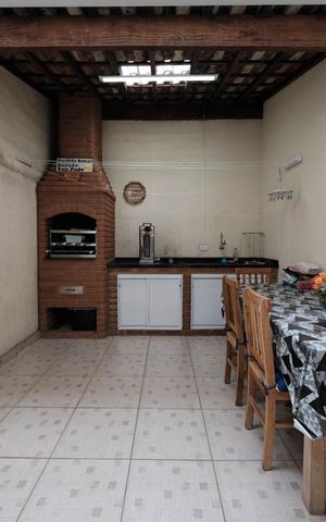 Casa à venda com 100m², 2 quartos e 2 vagasÁrea de Serviço