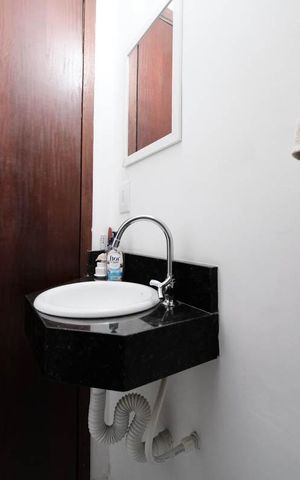 Casa à venda com 100m², 2 quartos e 2 vagasLavabo