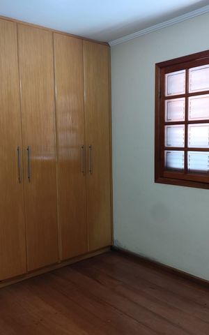 Casa para alugar com 400m², 3 quartos e 6 vagas Casa para alugar com 400m², 3 quartos e 6 vagasQuarto