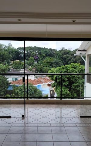Casa para alugar com 400m², 3 quartos e 6 vagas Casa para alugar com 400m², 3 quartos e 6 vagasÁrea externa