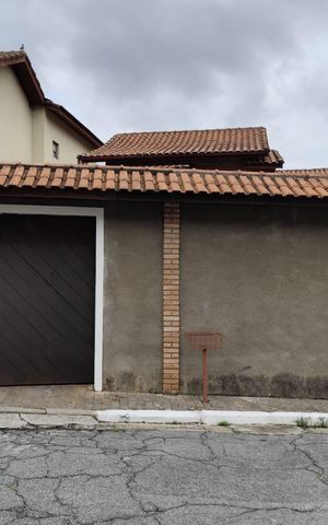 Casa para alugar com 400m², 3 quartos e 6 vagas Casa para alugar com 400m², 3 quartos e 6 vagasFachada