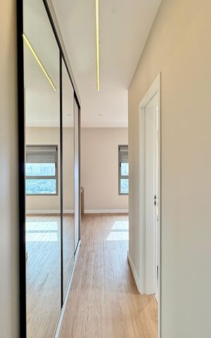 Apartamento à venda com 125m², 3 quartos e 2 vagas Apartamento à venda com 125m², 3 quartos e 2 vagasCloset Suite 1