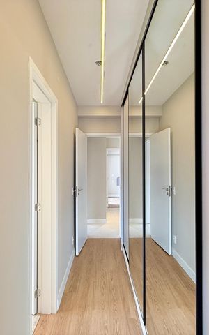 Apartamento à venda com 125m², 3 quartos e 2 vagas Apartamento à venda com 125m², 3 quartos e 2 vagasCloset Suite 1