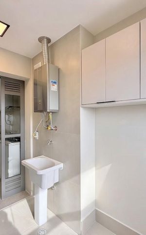 Apartamento à venda com 125m², 3 quartos e 2 vagas Apartamento à venda com 125m², 3 quartos e 2 vagasÁrea de Serviço