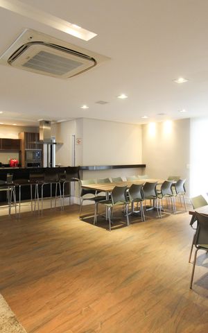 Apartamento à venda com 155m², 3 quartos e 3 vagas Apartamento à venda com 155m², 3 quartos e 3 vagasÁrea comum - Salão de festas