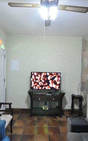 Casa à venda com 145m², 3 quartos e 2 vagasSala