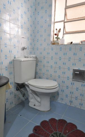 Casa à venda com 145m², 3 quartos e 2 vagasBanheiro de serviço